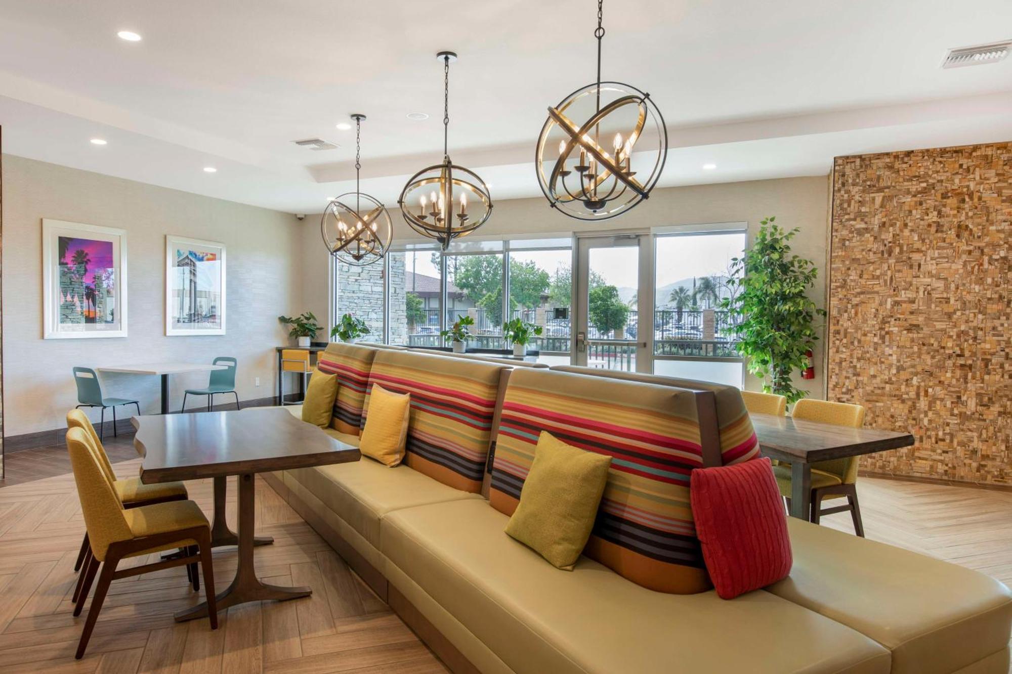 Home2 Suites By Hilton Redlands Eksteriør bilde